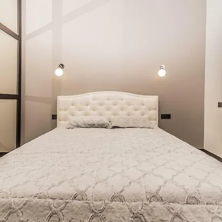 Merkela Design With Park View Apartment